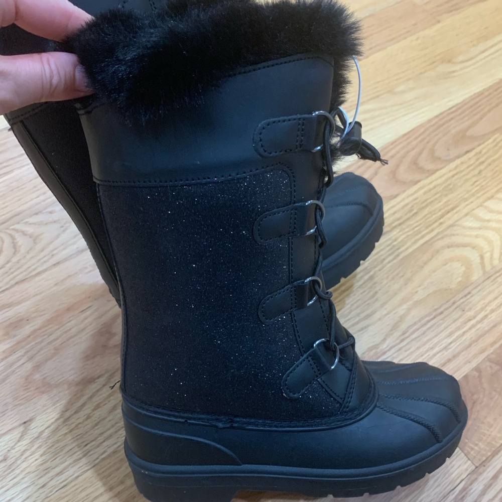Brand new with tag cat and jack snow boots